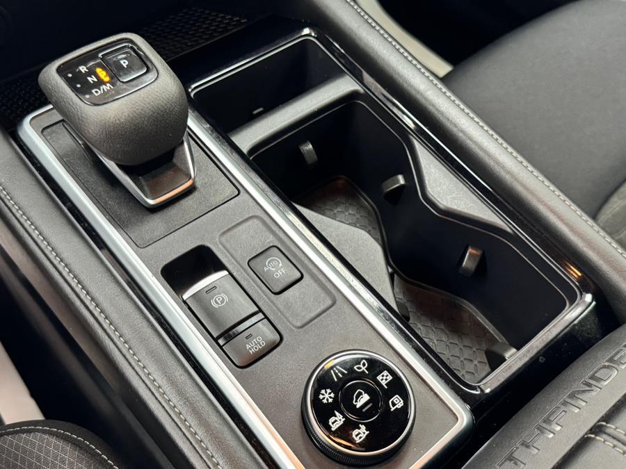 2024 Gun Metallic Nissan Pathfinder