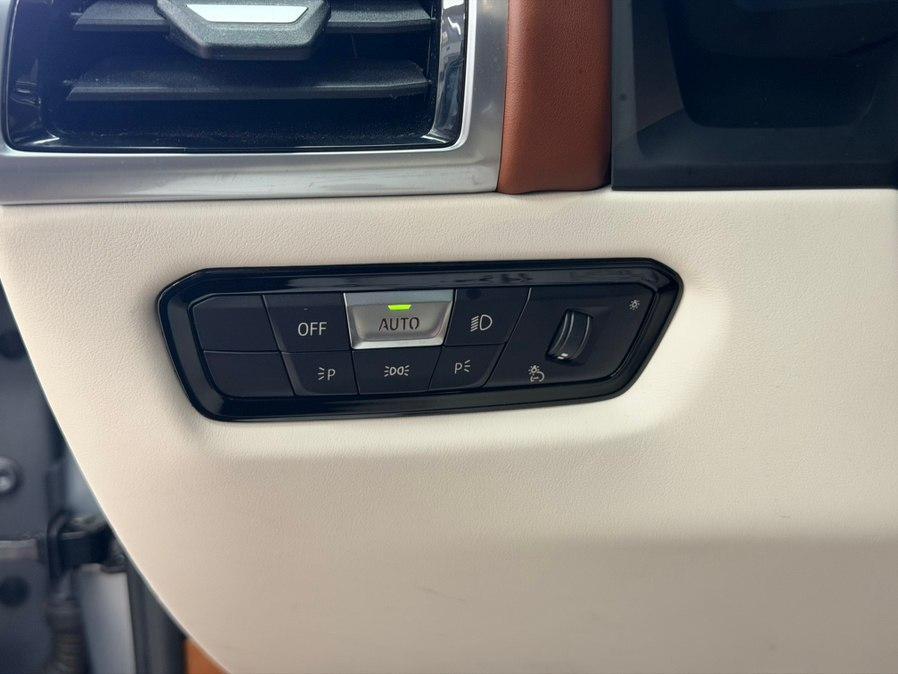 BMW M8 view 25