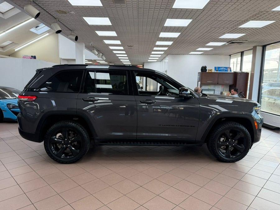used 2024 Jeep Grand Cherokee car, priced at $33,900