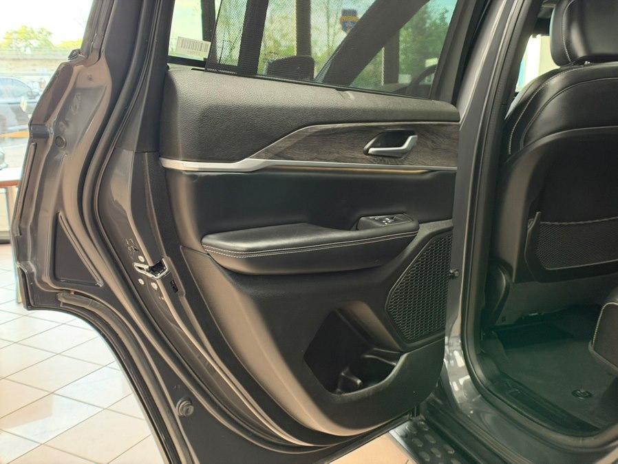 used 2024 Jeep Grand Cherokee car, priced at $33,900