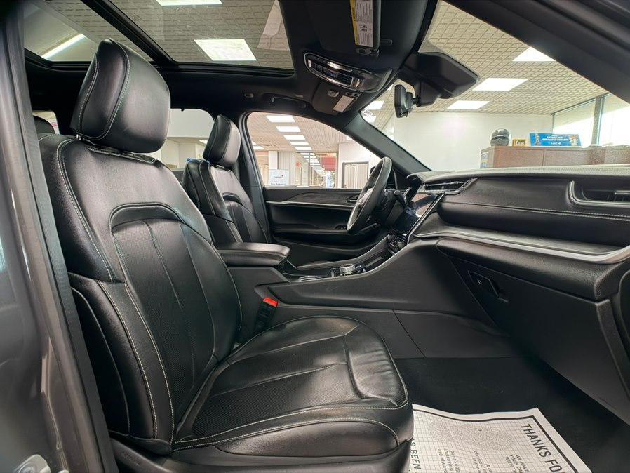used 2024 Jeep Grand Cherokee car, priced at $33,900