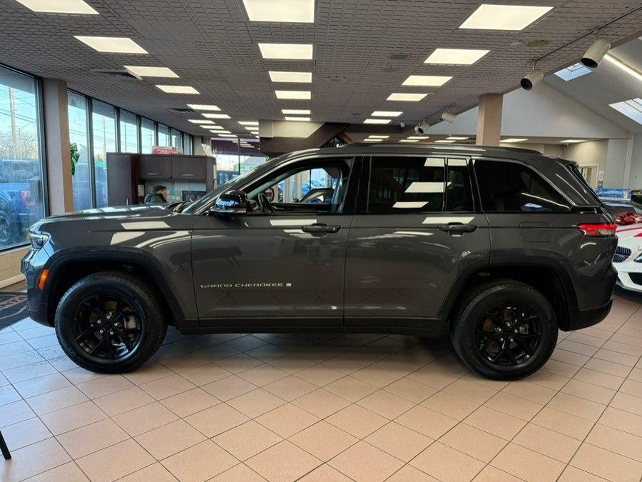 used 2022 Jeep Grand Cherokee car, priced at $25,900