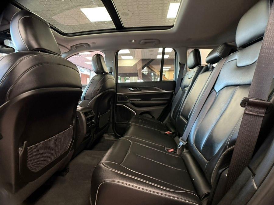 used 2022 Jeep Grand Cherokee car, priced at $25,900