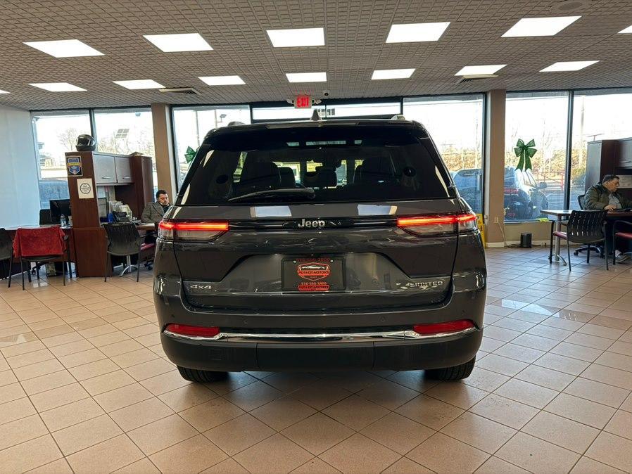 used 2022 Jeep Grand Cherokee car, priced at $25,900
