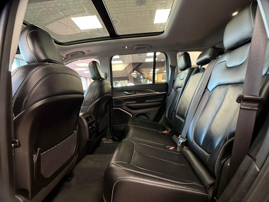 used 2022 Jeep Grand Cherokee car, priced at $25,900