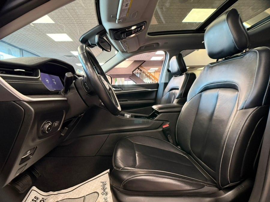 used 2022 Jeep Grand Cherokee car, priced at $25,900