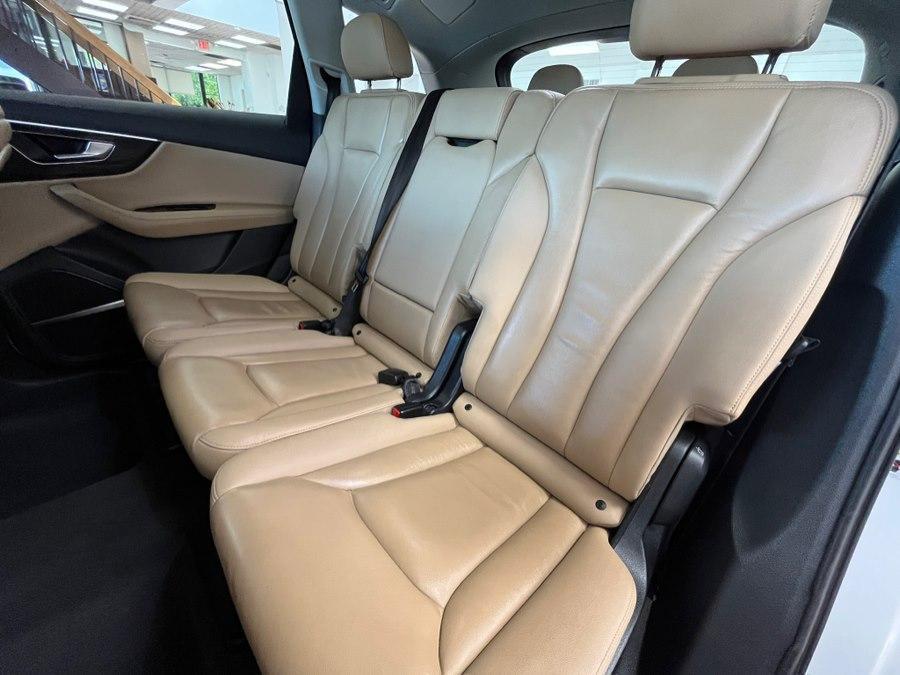 used 2024 Audi Q7 car, priced at $36,900