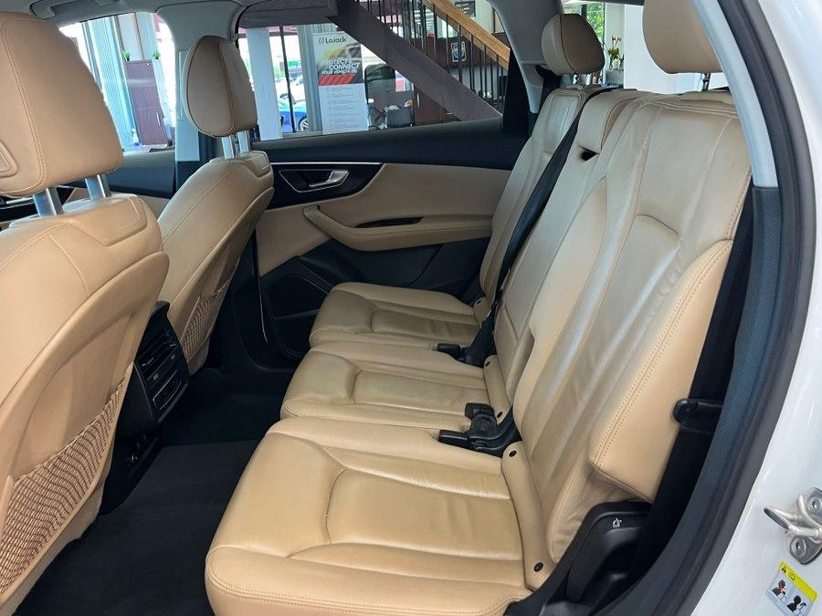 used 2024 Audi Q7 car, priced at $36,900