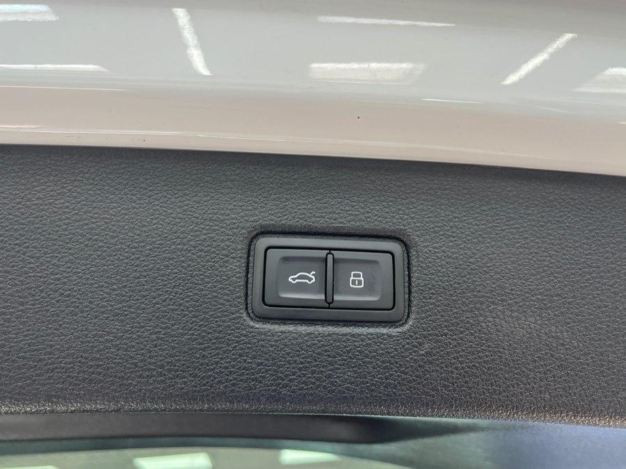used 2024 Audi Q7 car, priced at $36,900