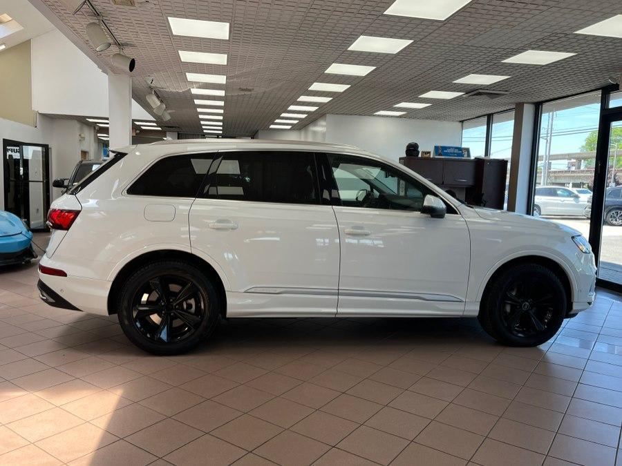 used 2024 Audi Q7 car, priced at $36,900