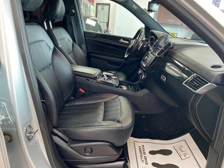 Mercedes-Benz GLS view 25