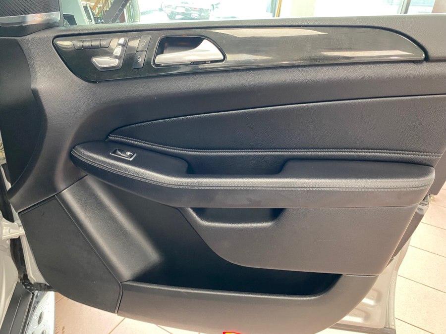 Mercedes-Benz GLS view 34