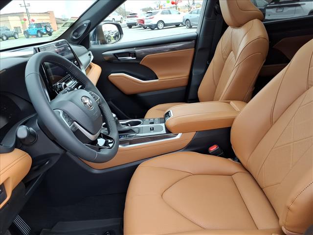 new 2026 Toyota Highlander Hybrid car, priced at $59,615