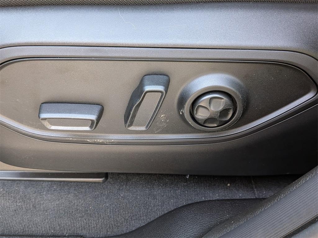 new 2026 Jeep Grand Cherokee car, priced at $40,333