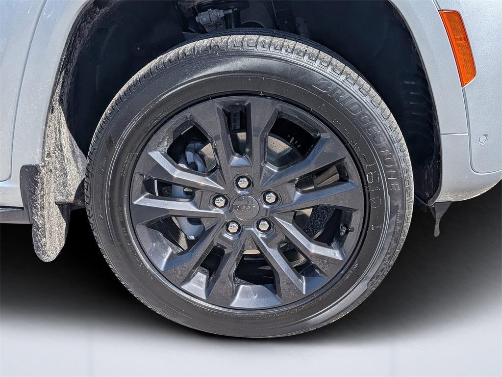 new 2026 Jeep Grand Cherokee car, priced at $54,921