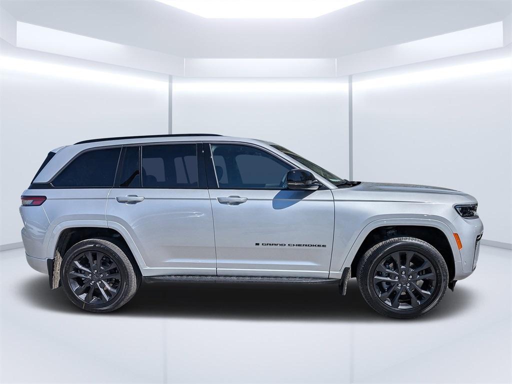 new 2026 Jeep Grand Cherokee car, priced at $54,921
