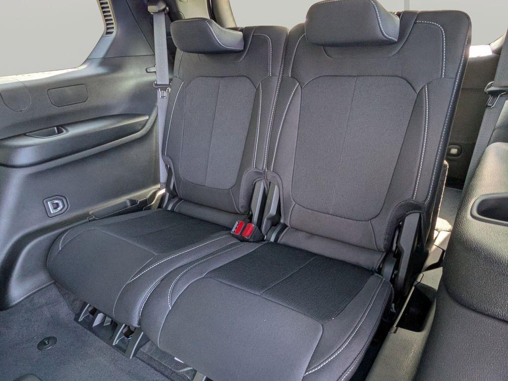 new 2026 Jeep Grand Cherokee L car, priced at $39,901