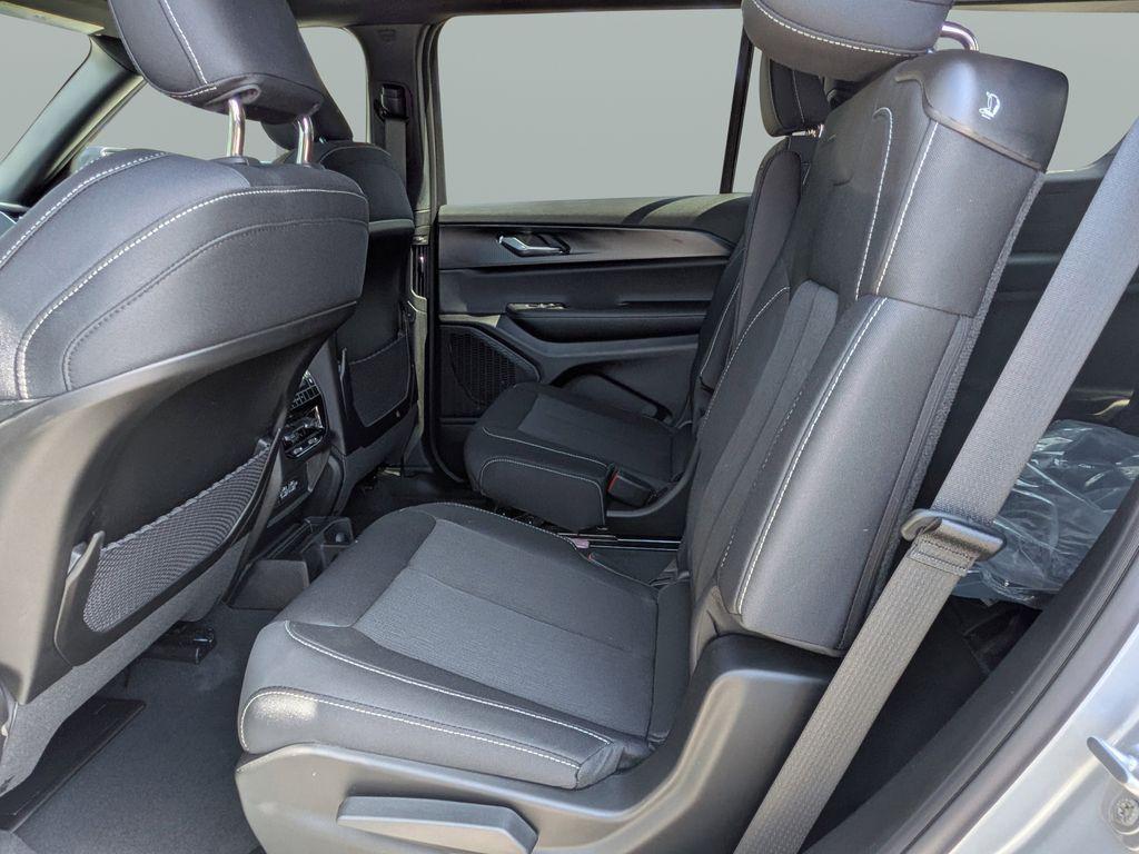new 2026 Jeep Grand Cherokee L car, priced at $39,901