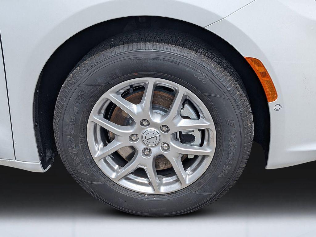 new 2026 Chrysler Pacifica car, priced at $38,935