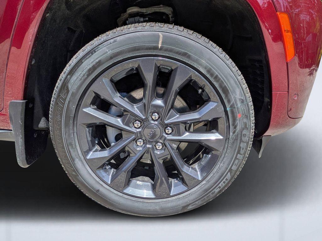 new 2026 Jeep Grand Cherokee car, priced at $49,525