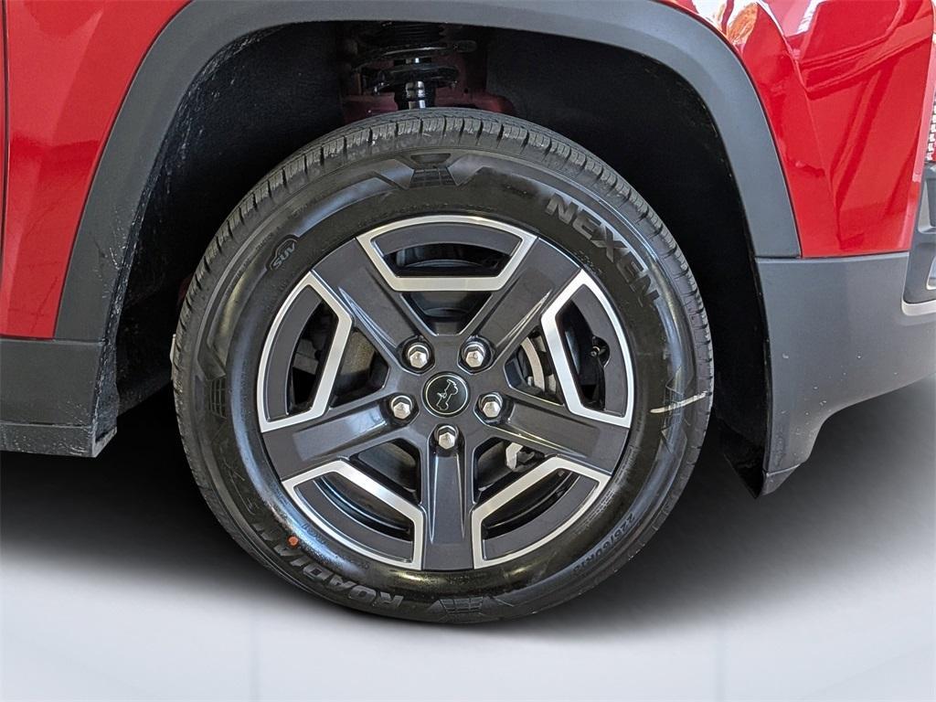 new 2026 Jeep Cherokee car, priced at $43,795