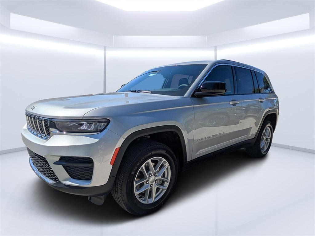new 2026 Jeep Grand Cherokee car, priced at $40,740