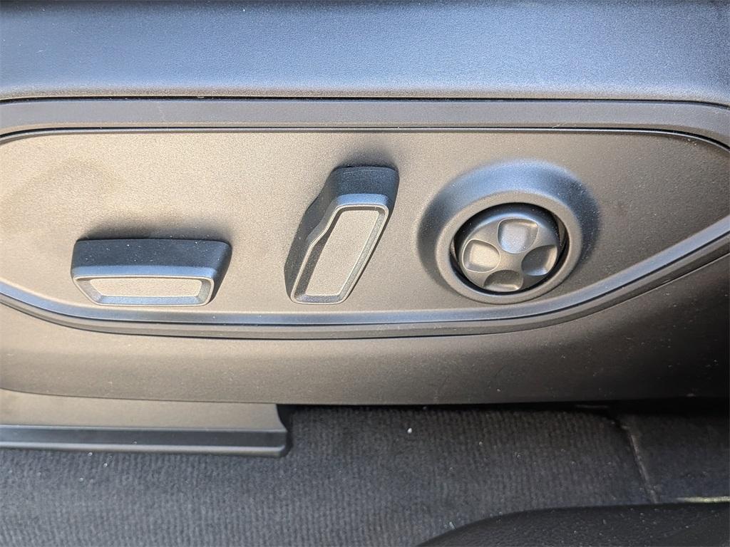 new 2026 Jeep Grand Cherokee car, priced at $40,740