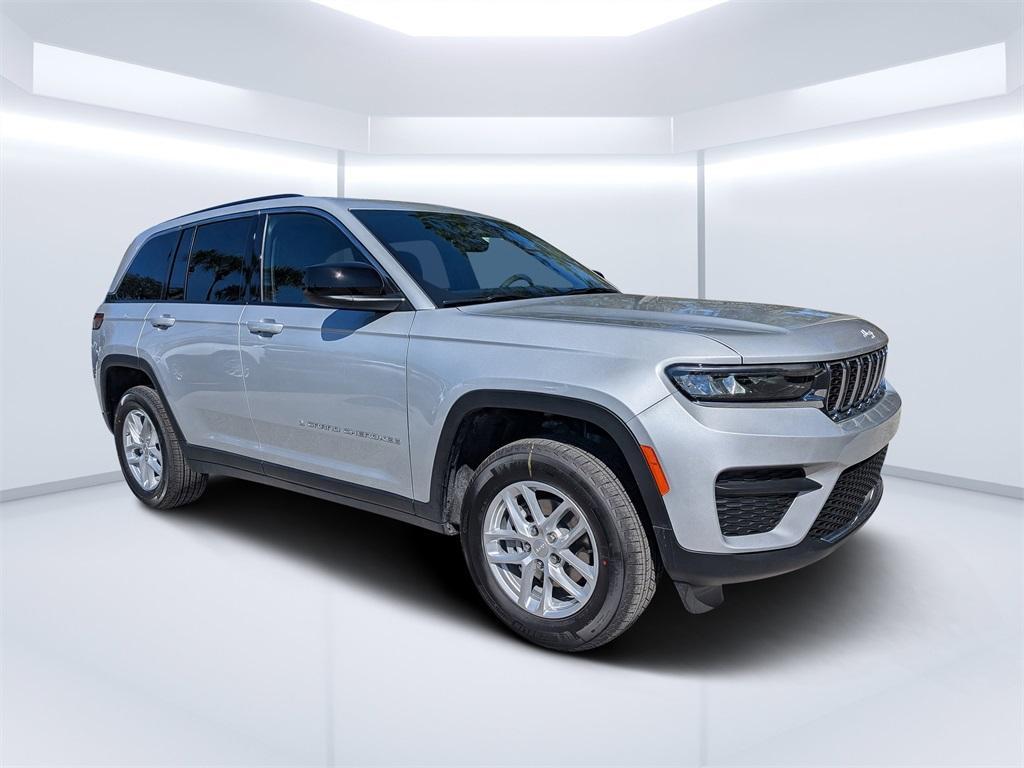new 2026 Jeep Grand Cherokee car, priced at $40,740