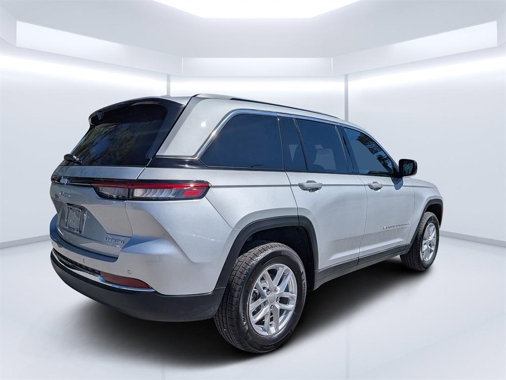 new 2026 Jeep Grand Cherokee car, priced at $40,740