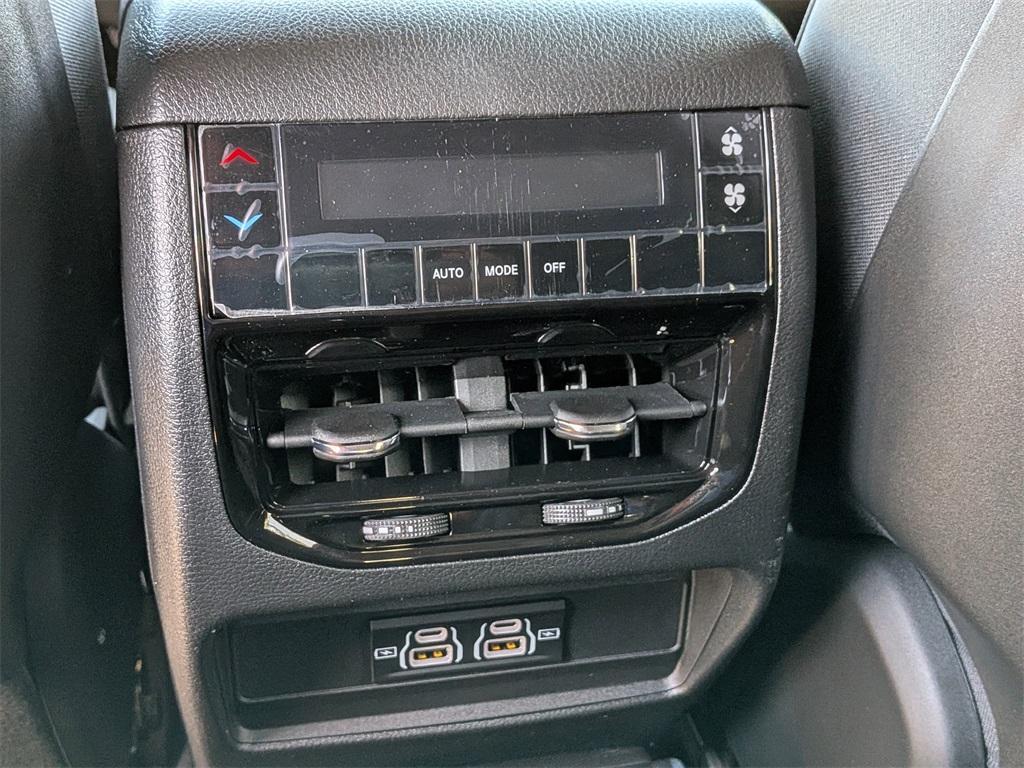 new 2026 Jeep Grand Cherokee L car, priced at $42,680