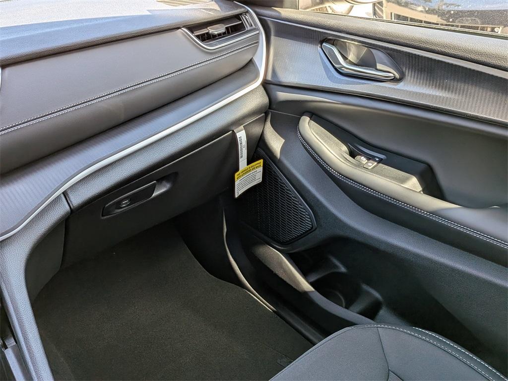 new 2026 Jeep Grand Cherokee L car, priced at $42,680