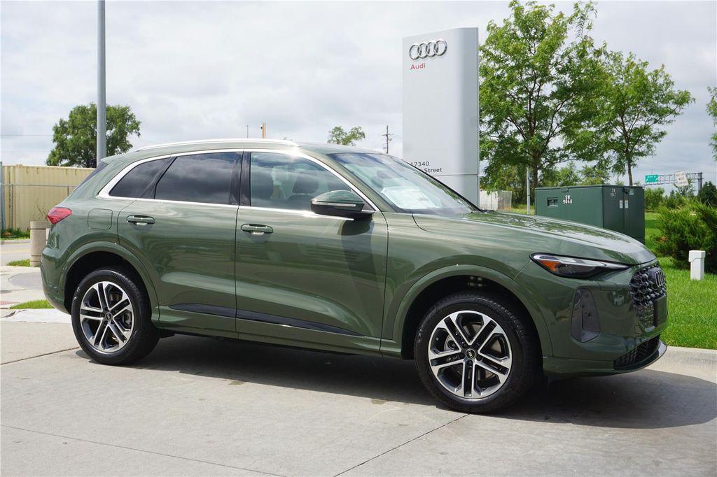 new 2025 Audi Q5 car, priced at $49,025