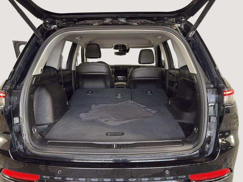 used 2023 Jeep Grand Cherokee car, priced at $33,000