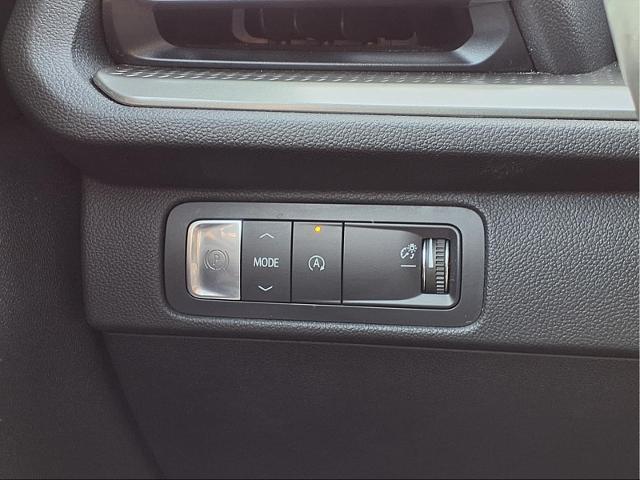 used 2024 Chevrolet Traverse car, priced at $34,450