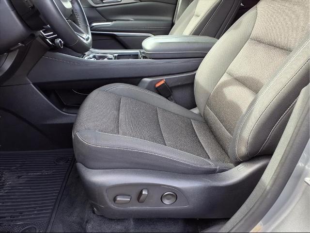 used 2024 Chevrolet Traverse car, priced at $35,950