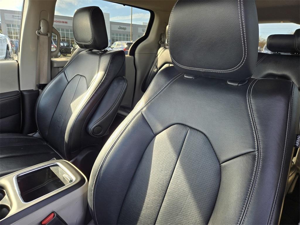 used 2022 Chrysler Pacifica car, priced at $21,458