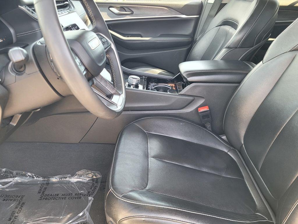 used 2023 Jeep Grand Cherokee car, priced at $28,323