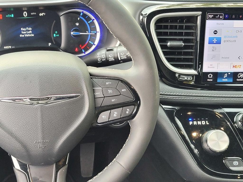 used 2024 Chrysler Pacifica Hybrid car, priced at $29,988