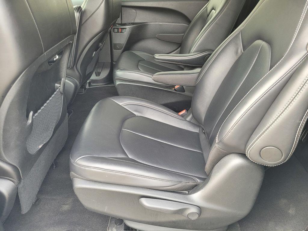 used 2024 Chrysler Pacifica Hybrid car, priced at $29,988