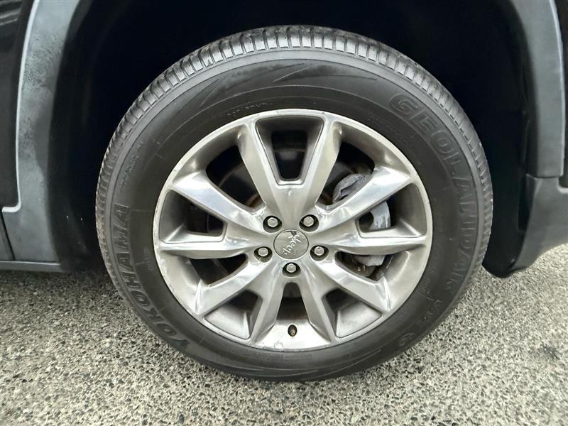 used 2014 Jeep Cherokee car, priced at $11,995