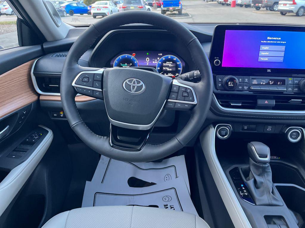 used 2025 Toyota Grand Highlander car, priced at $53,586