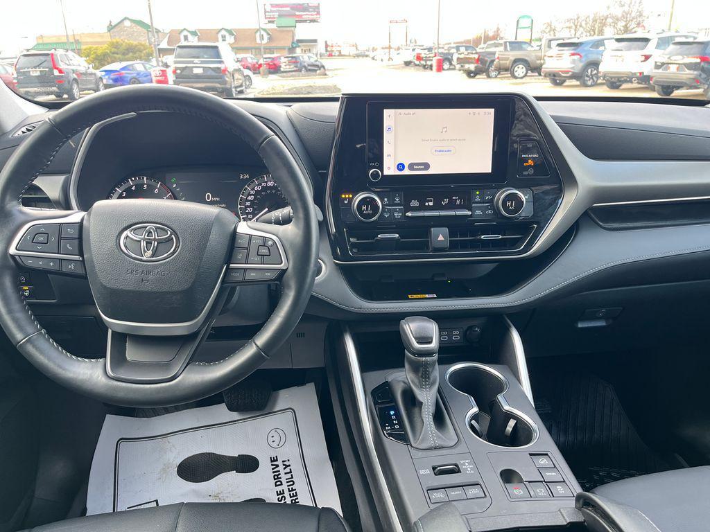 used 2024 Toyota Highlander car, priced at $41,239