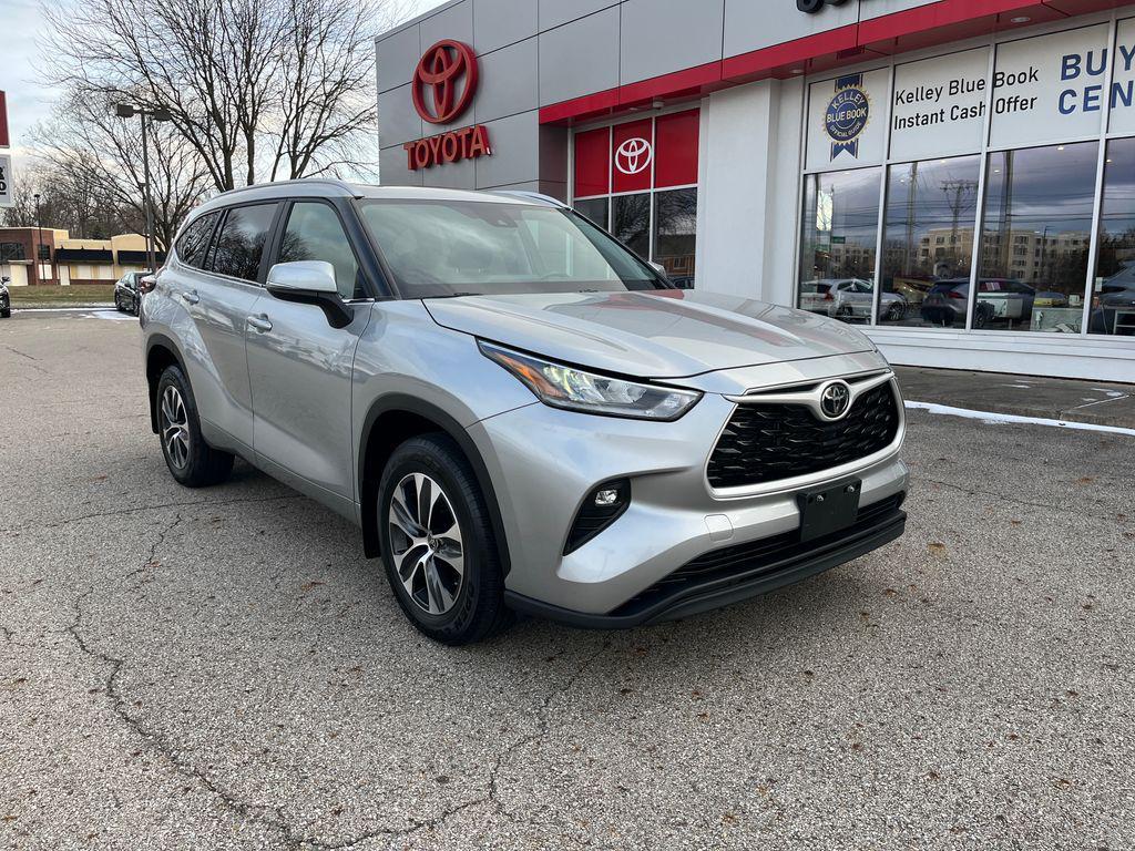 used 2024 Toyota Highlander car, priced at $41,239