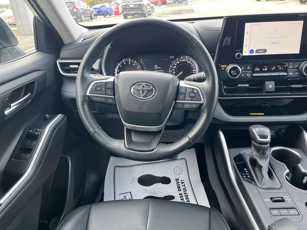 used 2024 Toyota Highlander car, priced at $41,239