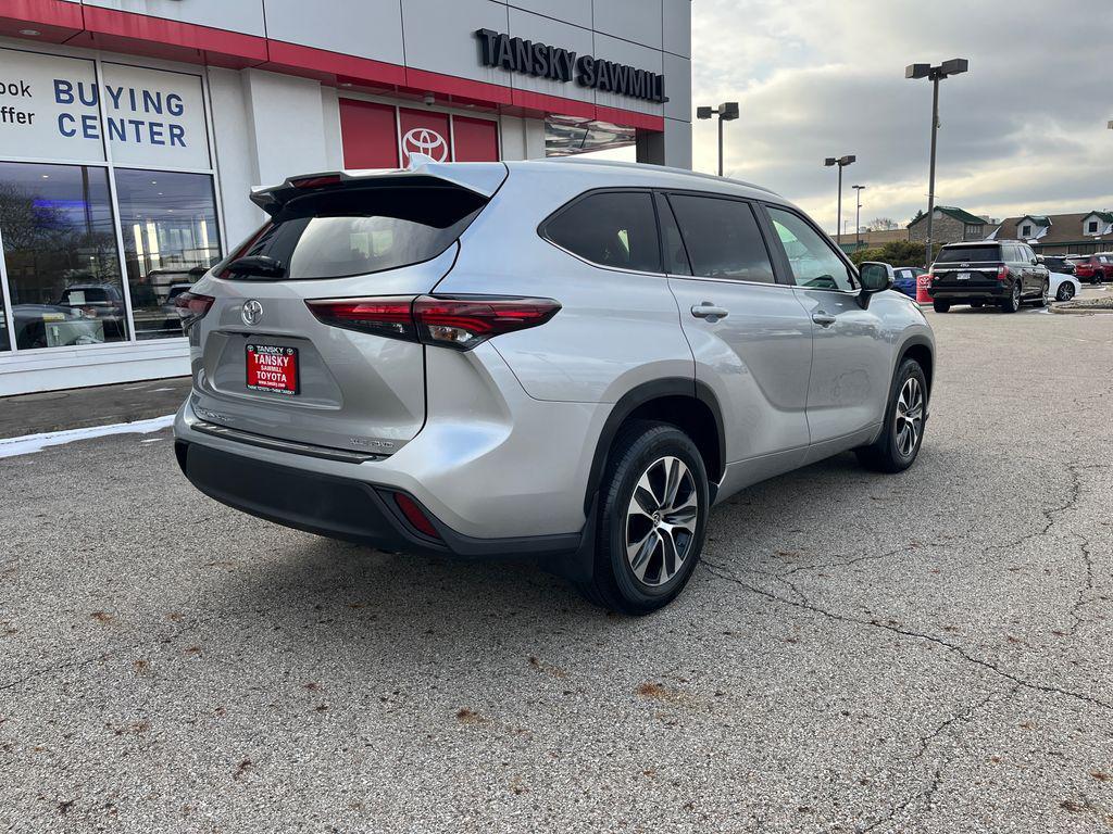 used 2024 Toyota Highlander car, priced at $41,239