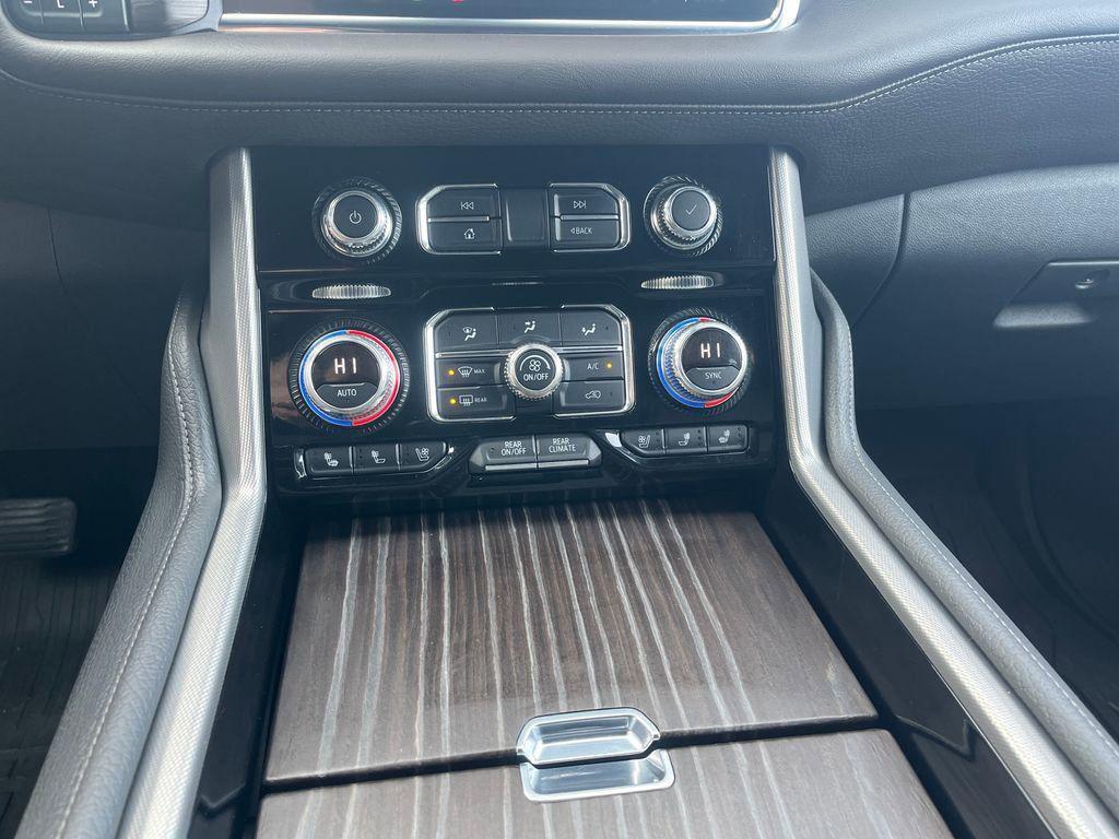 used 2021 GMC Yukon XL car, priced at $42,269