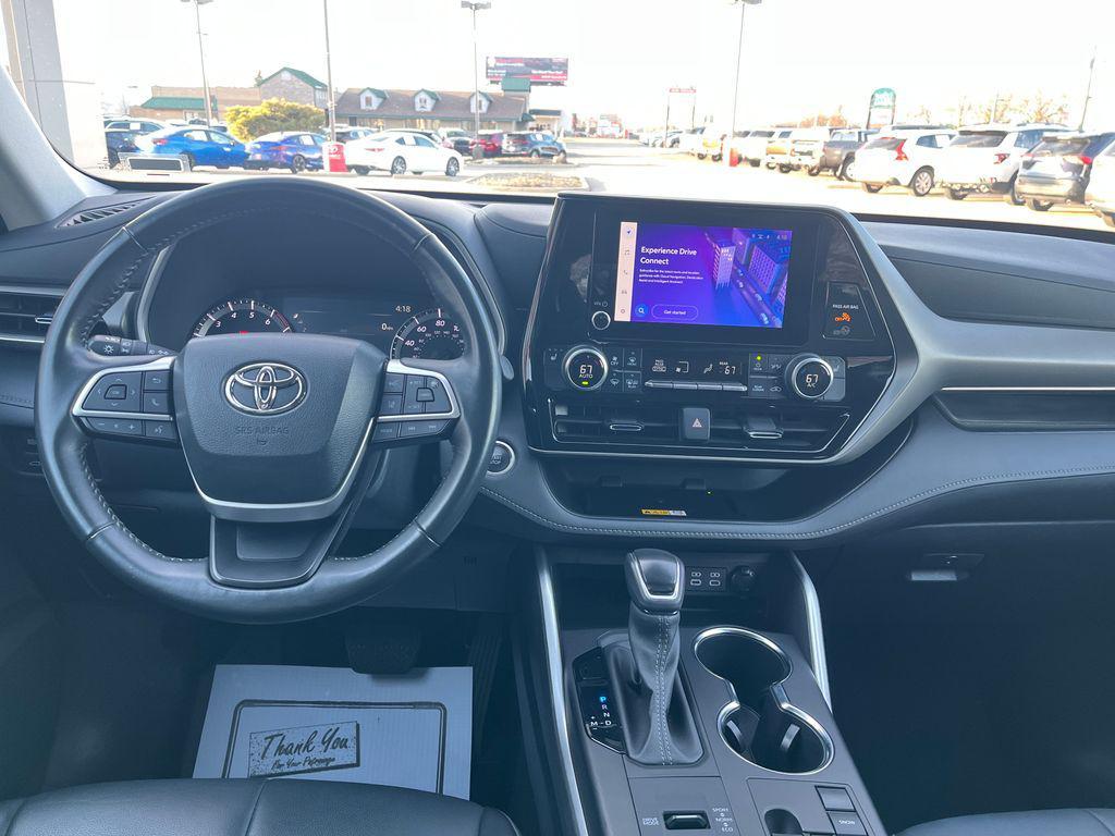 used 2024 Toyota Highlander car, priced at $38,992