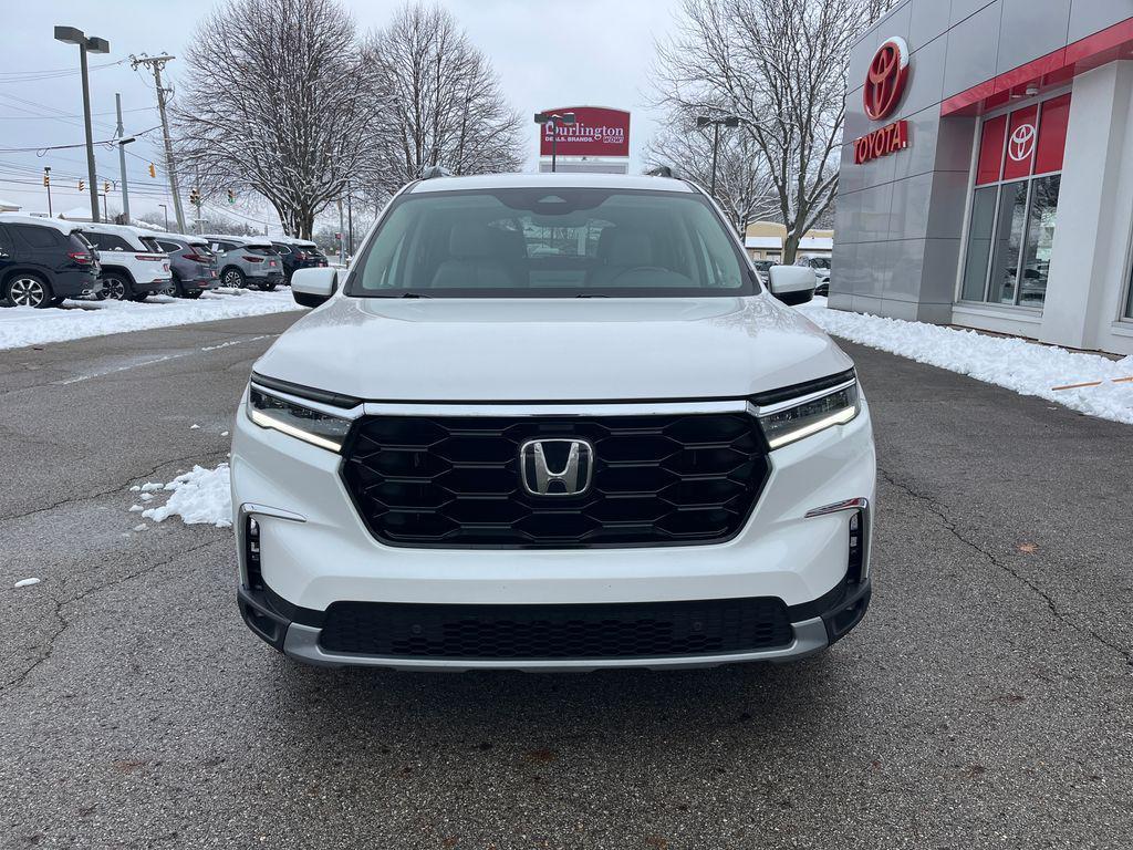 used 2025 Honda Pilot car, priced at $39,678