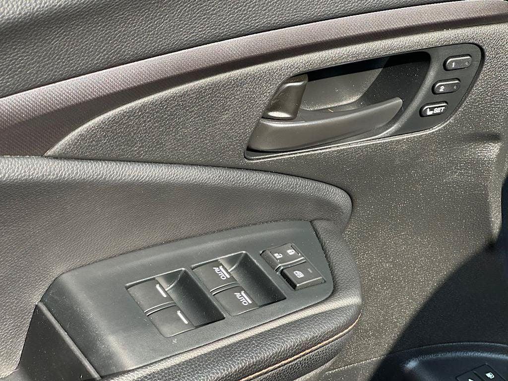 used 2022 Honda Pilot car, priced at $27,026