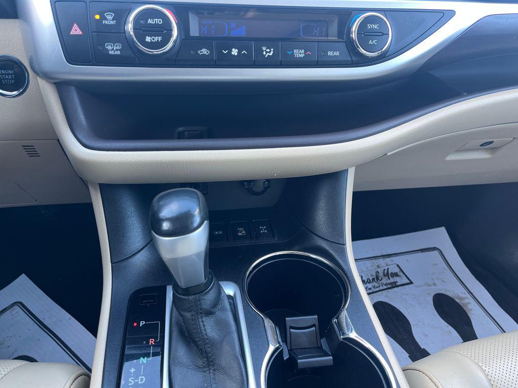 used 2015 Toyota Highlander car, priced at $18,216